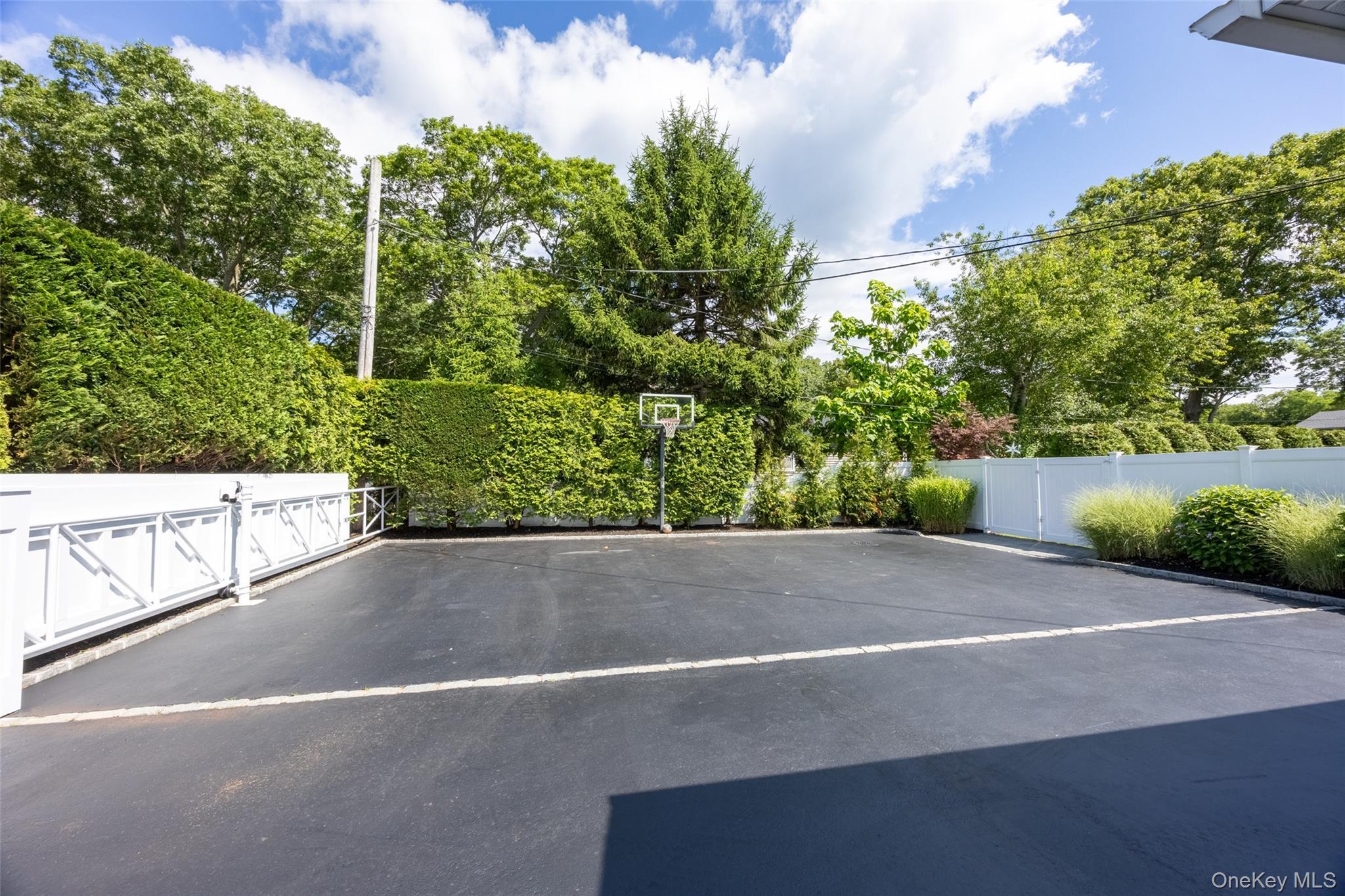 Single Family Revilo  Suffolk County, NY 11967, MLS-906836-32