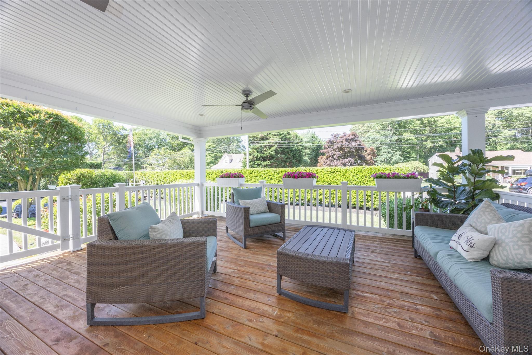 Single Family Revilo  Suffolk County, NY 11967, MLS-906836-33