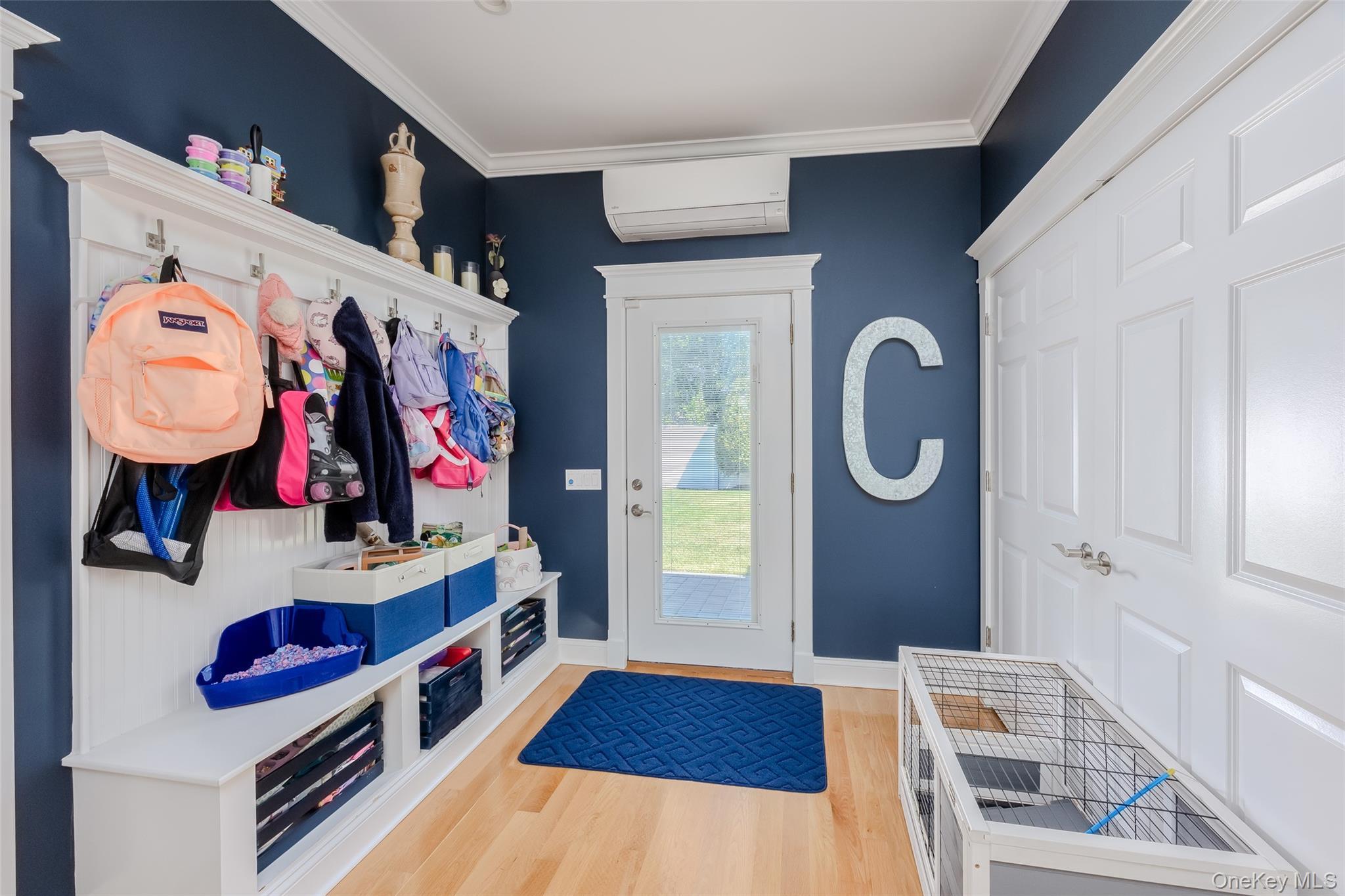 Single Family Revilo  Suffolk County, NY 11967, MLS-906836-42