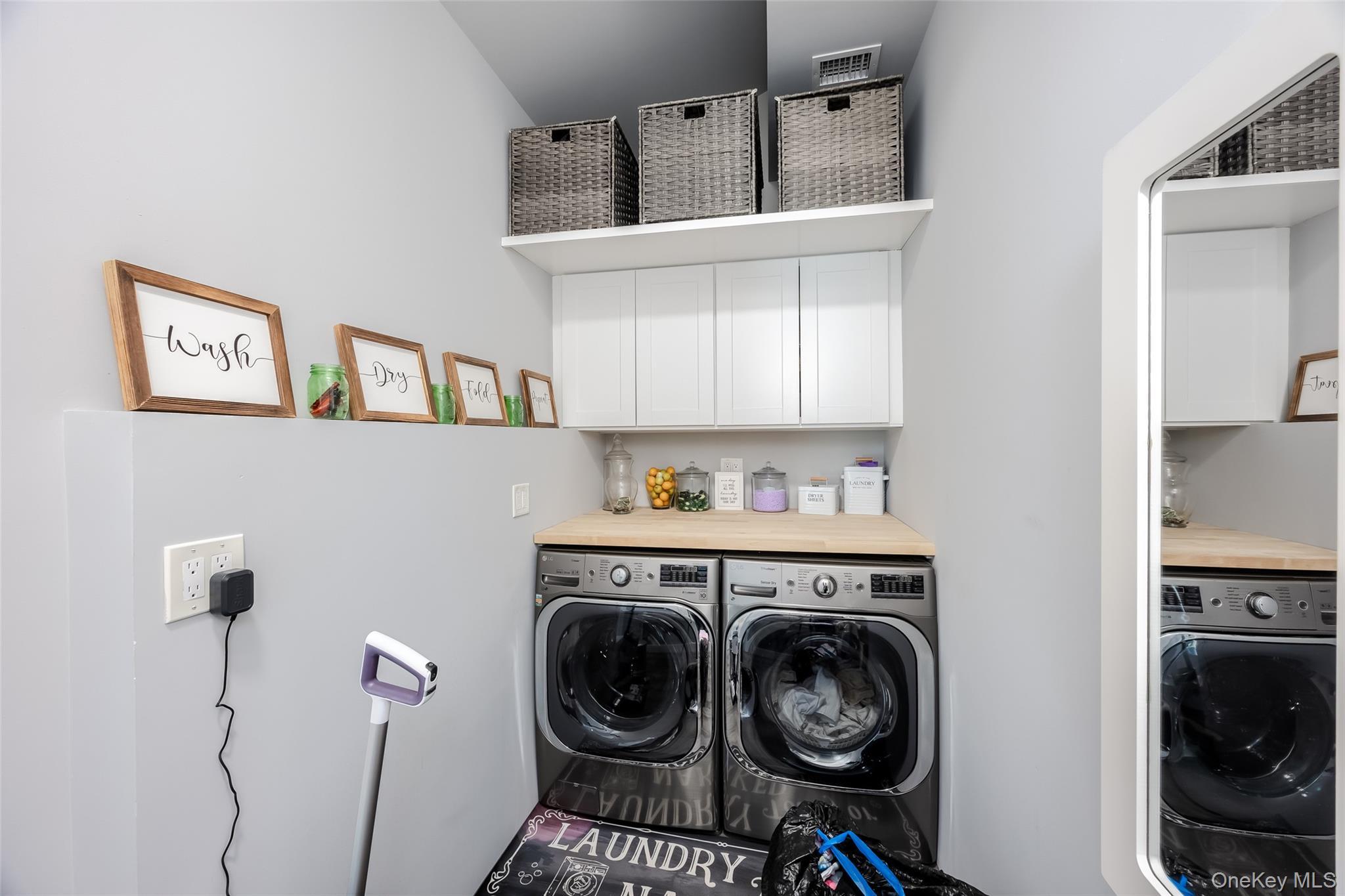 Single Family Revilo  Suffolk County, NY 11967, MLS-906836-43