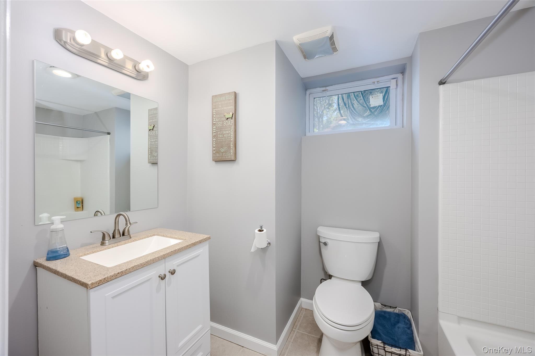 Single Family Revilo  Suffolk County, NY 11967, MLS-906836-45