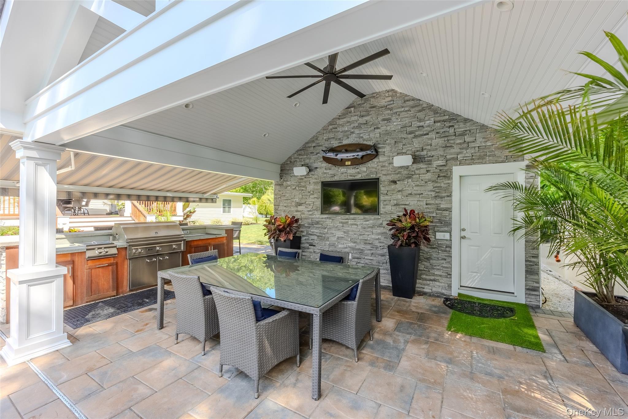 Single Family Revilo  Suffolk County, NY 11967, MLS-906836-7