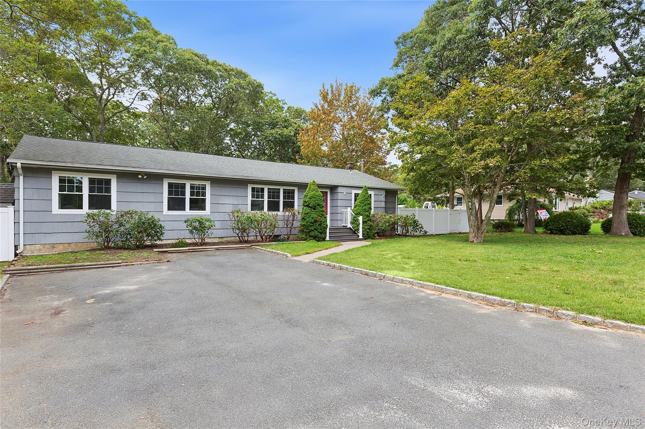 Single Family Linda  Suffolk County, NY 11931, MLS-906883-4