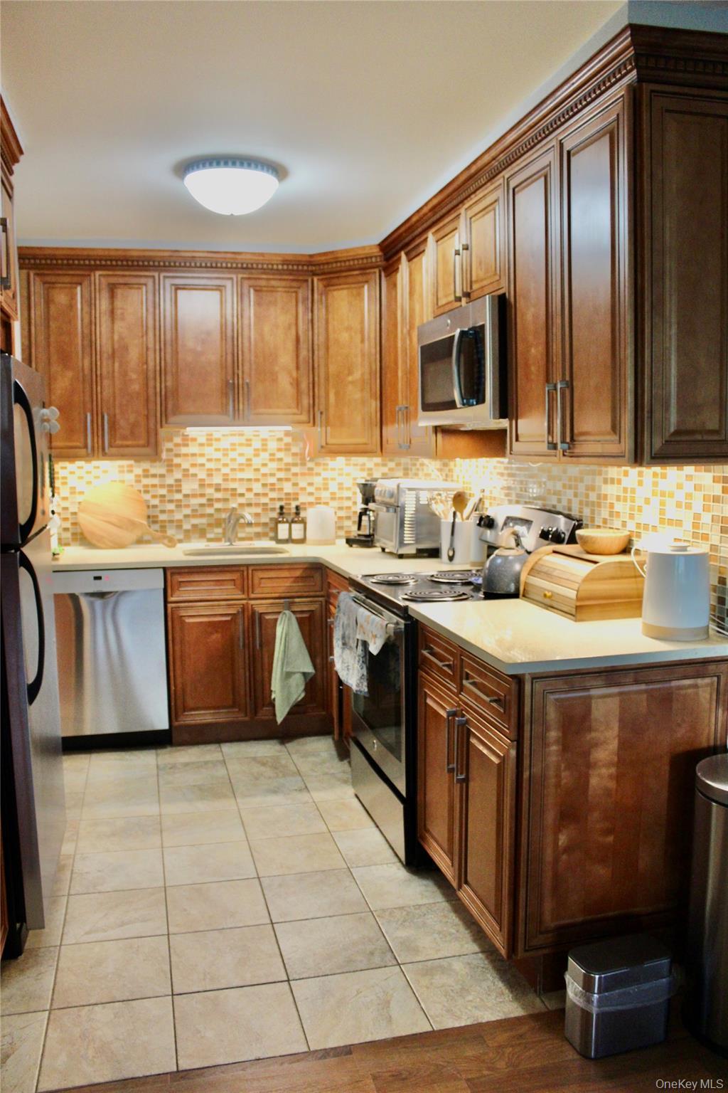 Coop 166th  Queens, NY 11357, MLS-906917-11