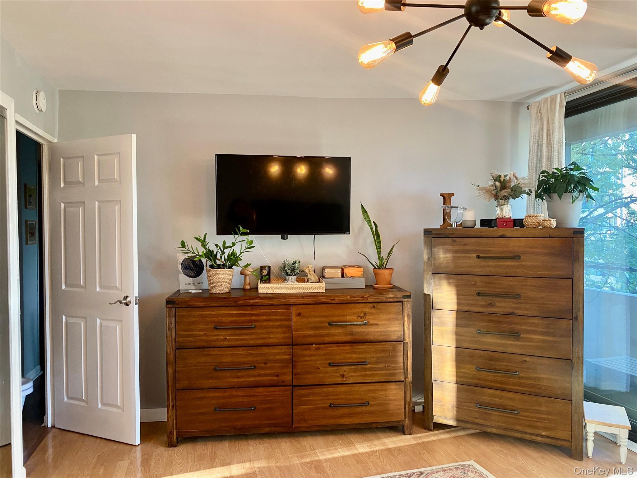 Coop 166th  Queens, NY 11357, MLS-906917-21