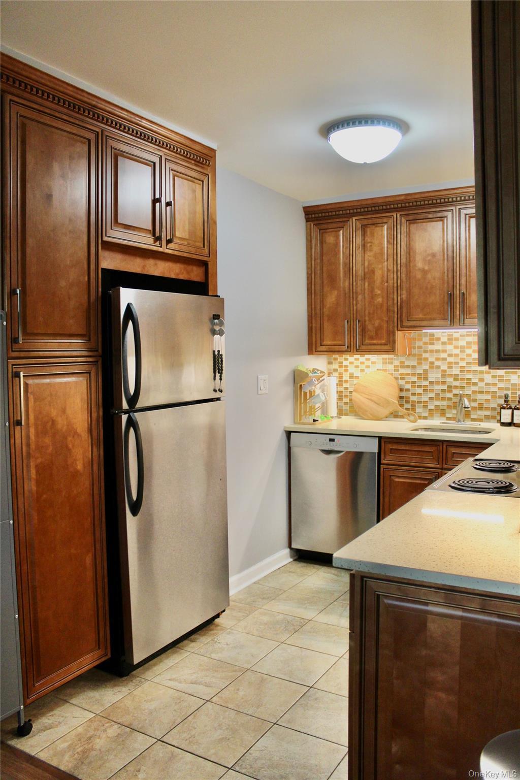 Coop 166th  Queens, NY 11357, MLS-906917-3