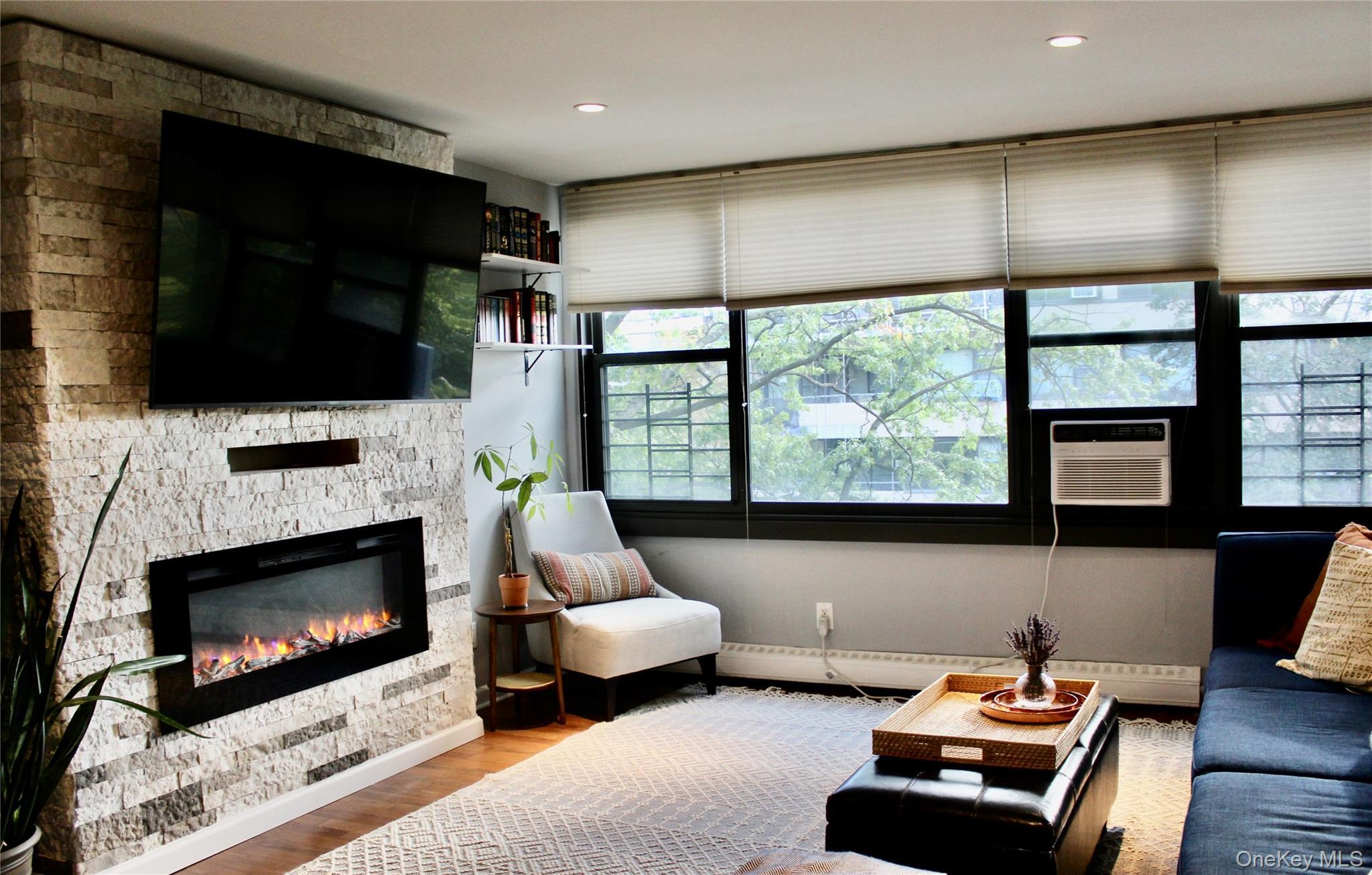 Coop 166th  Queens, NY 11357, MLS-906917-7