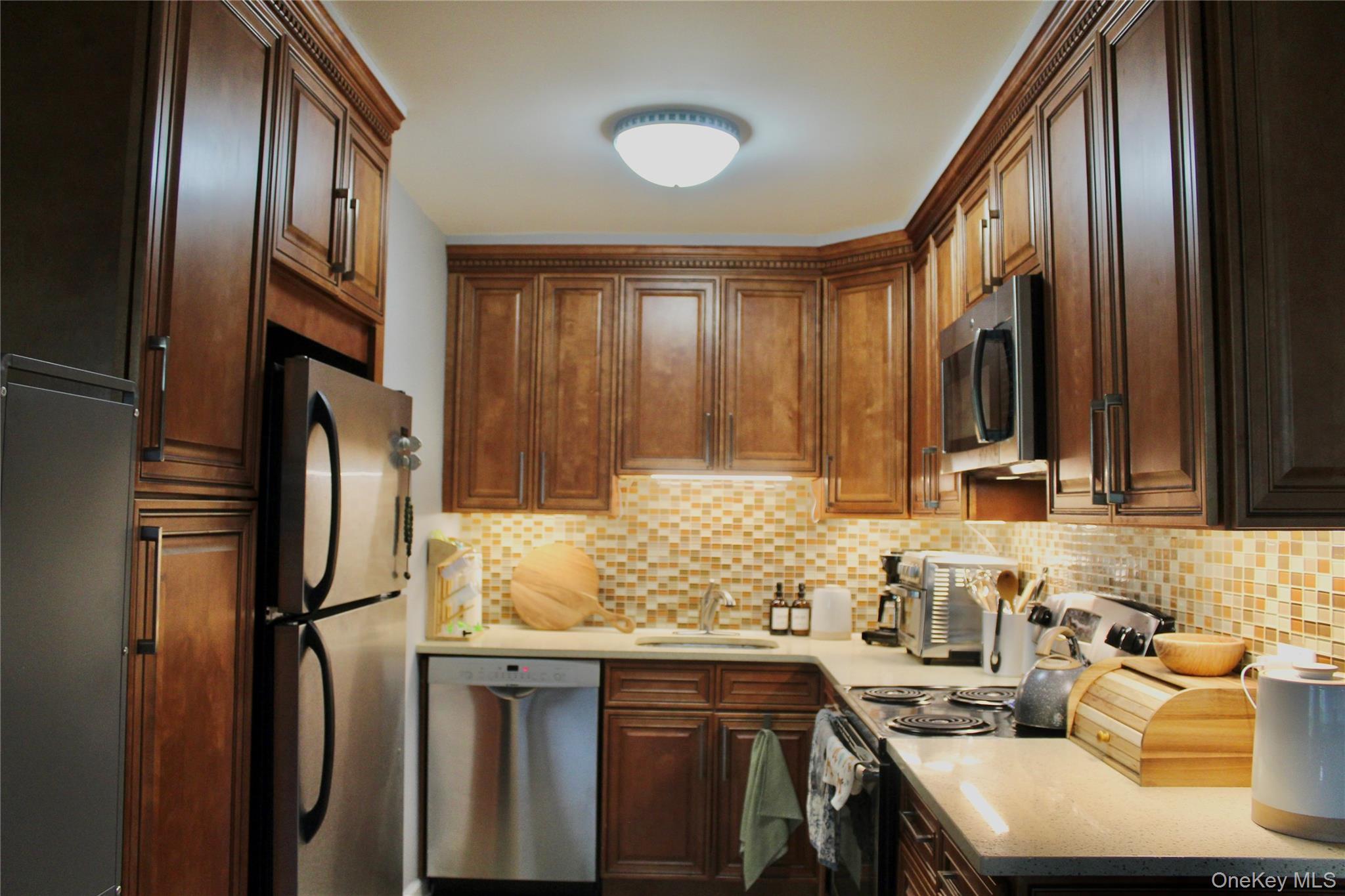 Coop 166th  Queens, NY 11357, MLS-906917-9