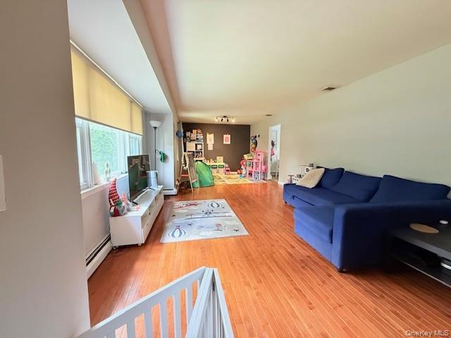 Single Family Echo  Suffolk County, NY 11764, MLS-907004-8