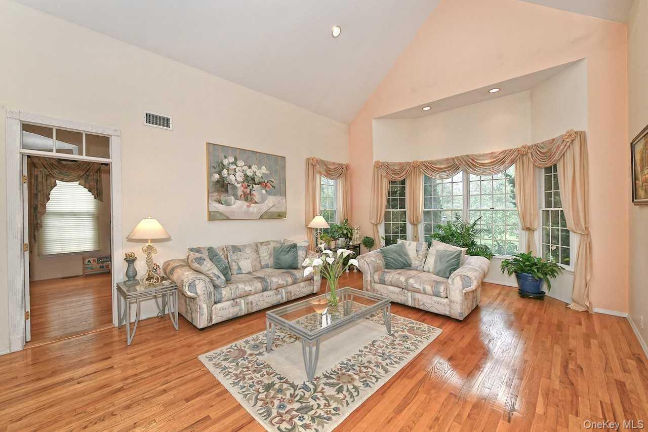 Single Family Andiron Suffolk County, NY 11731, MLS-907112-13