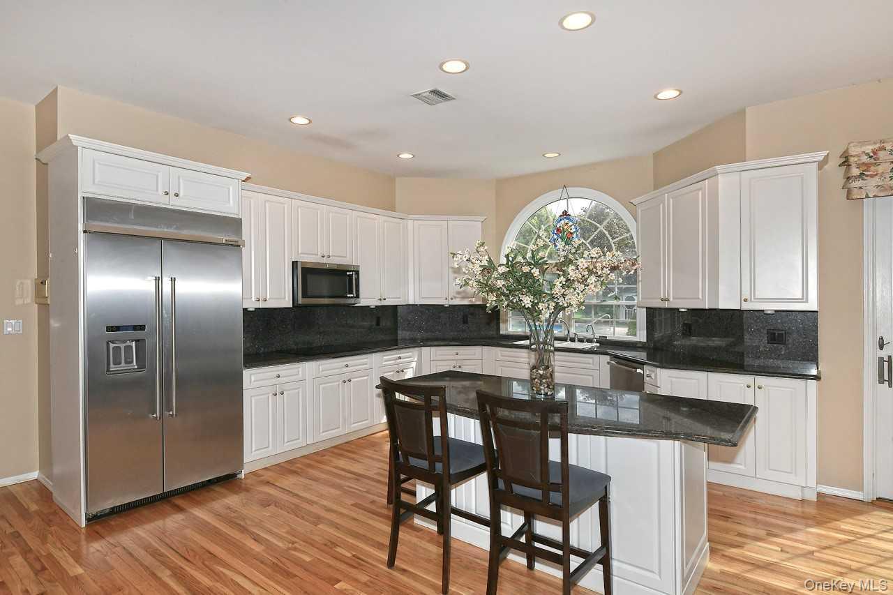 Single Family Andiron Suffolk County, NY 11731, MLS-907112-19