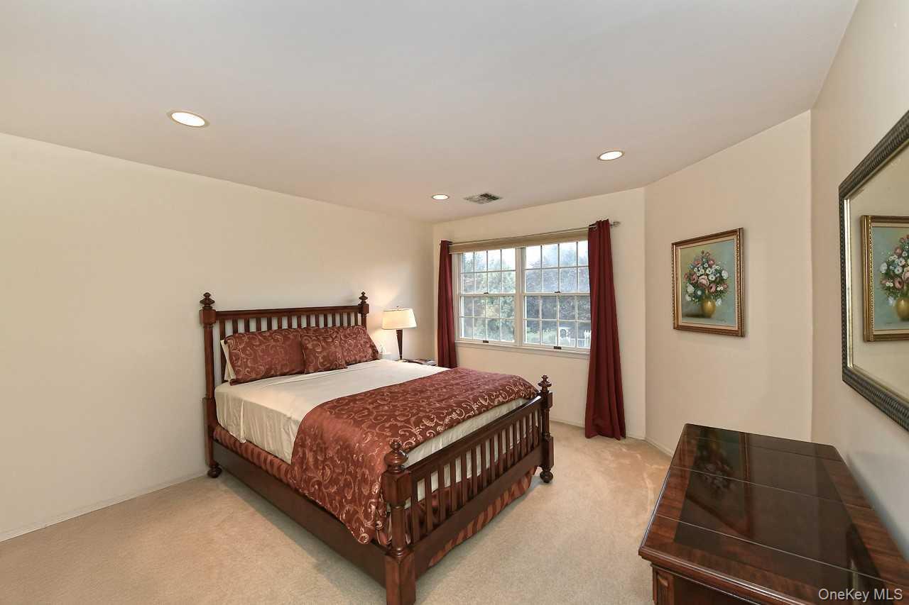 Single Family Andiron Suffolk County, NY 11731, MLS-907112-23