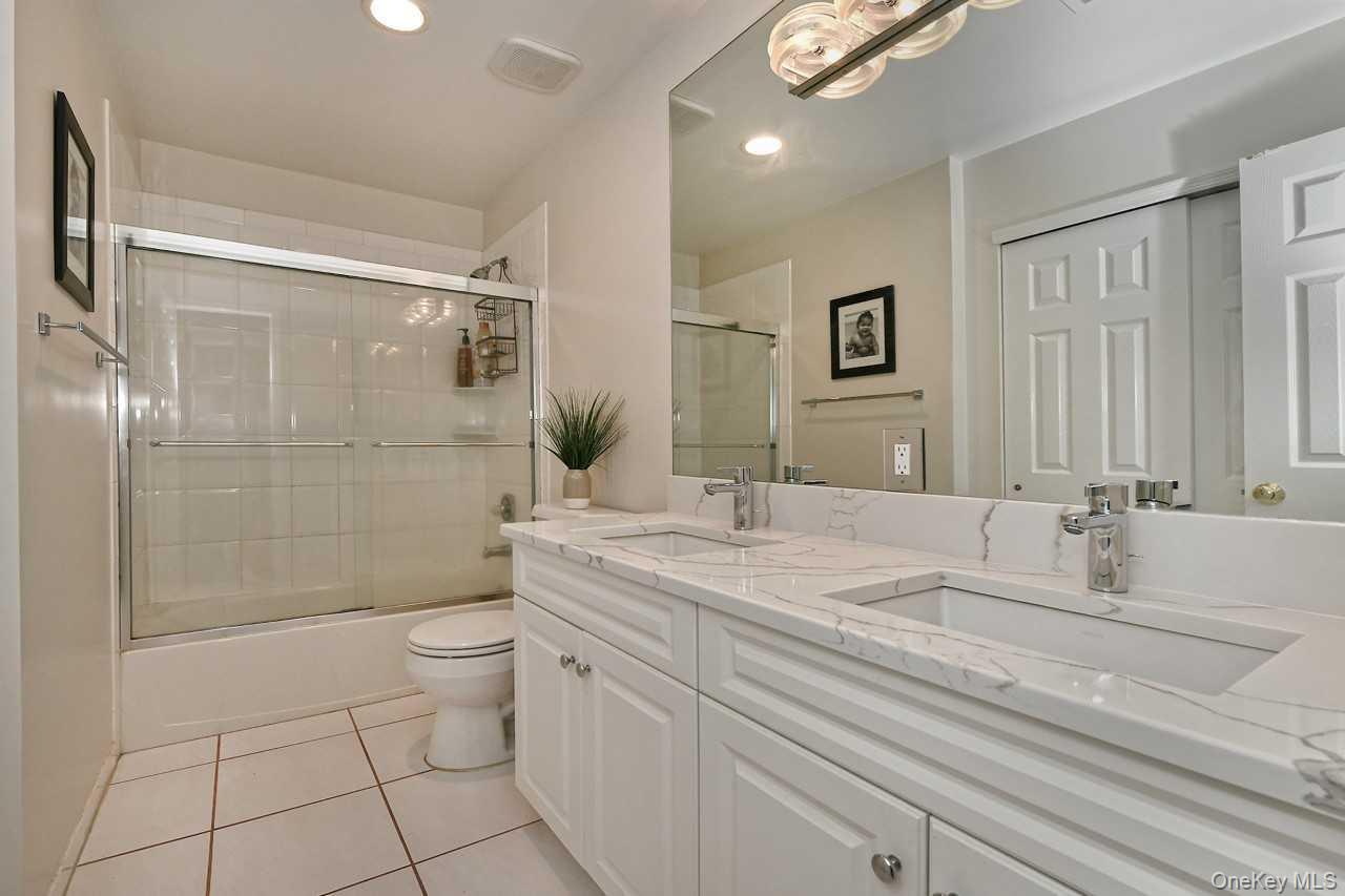 Single Family Andiron Suffolk County, NY 11731, MLS-907112-26