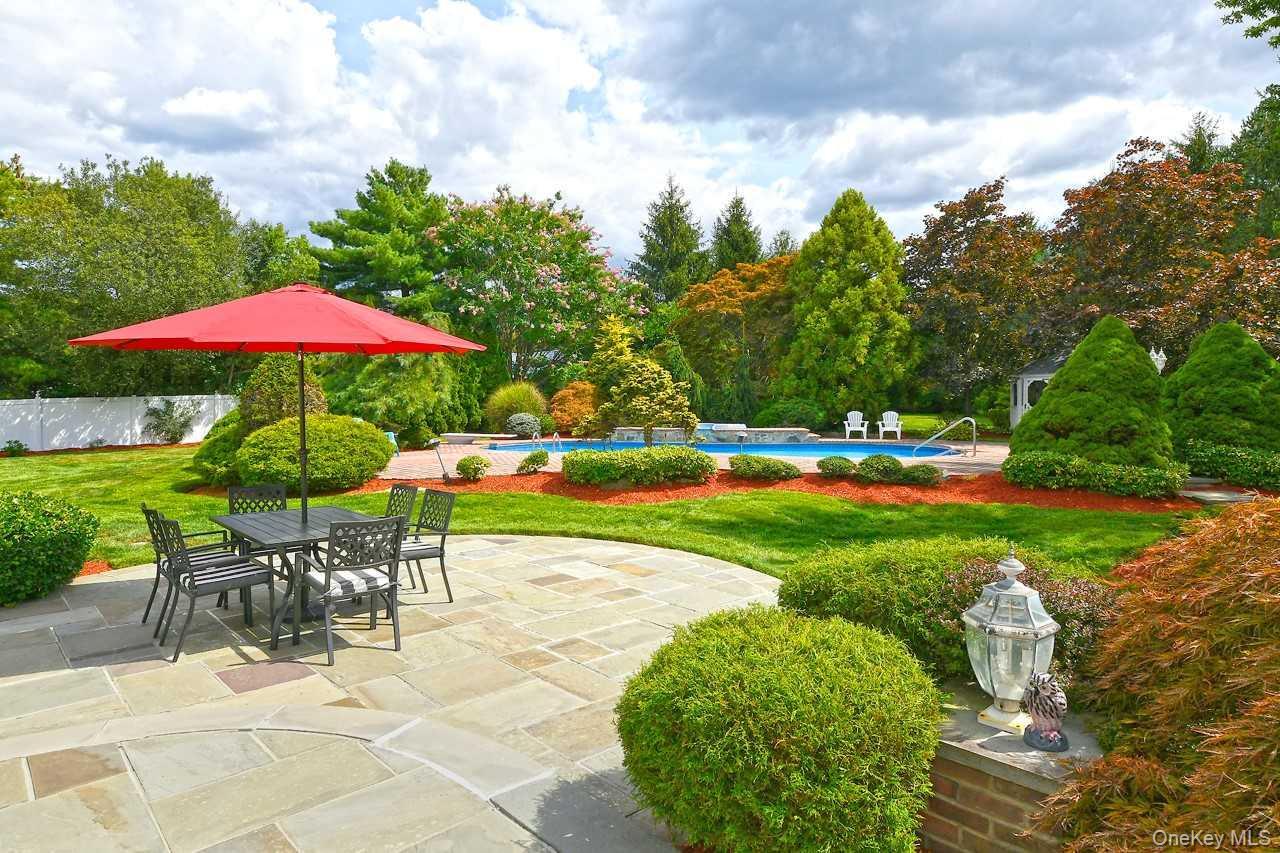 Single Family Andiron Suffolk County, NY 11731, MLS-907112-32