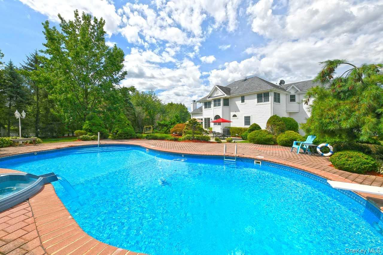 Single Family Andiron Suffolk County, NY 11731, MLS-907112-35