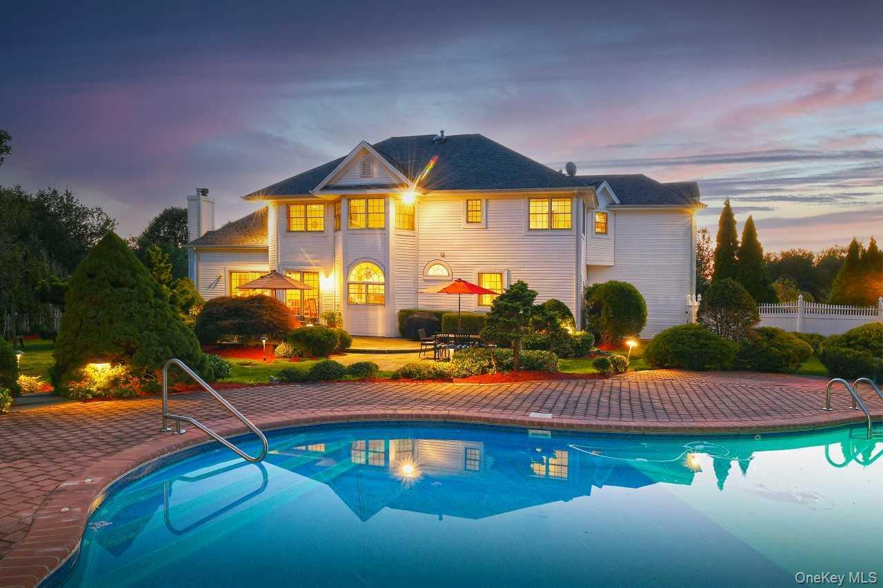 Single Family Andiron Suffolk County, NY 11731, MLS-907112-36