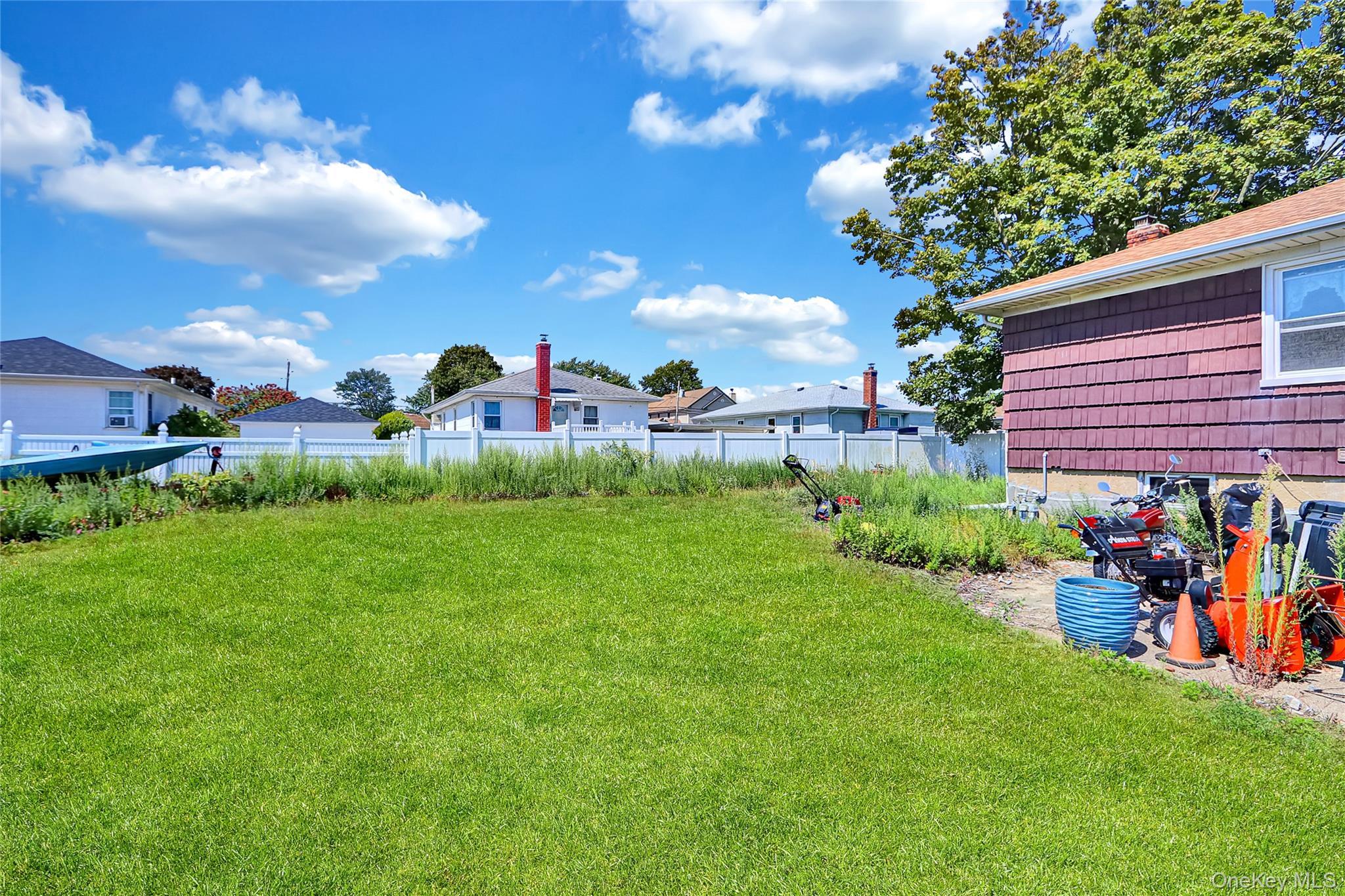 Single Family Murdock Nassau County, NY 11572, MLS-907145-4