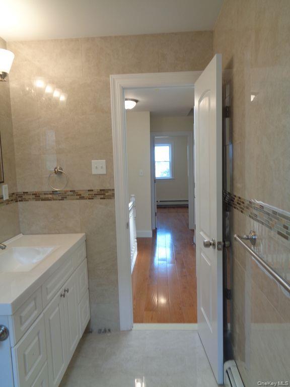 Single Family Radcliff Bronx, NY 10469, MLS-907157-10