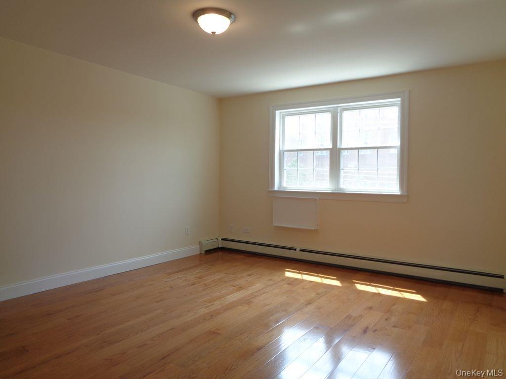 Single Family Radcliff Bronx, NY 10469, MLS-907157-14