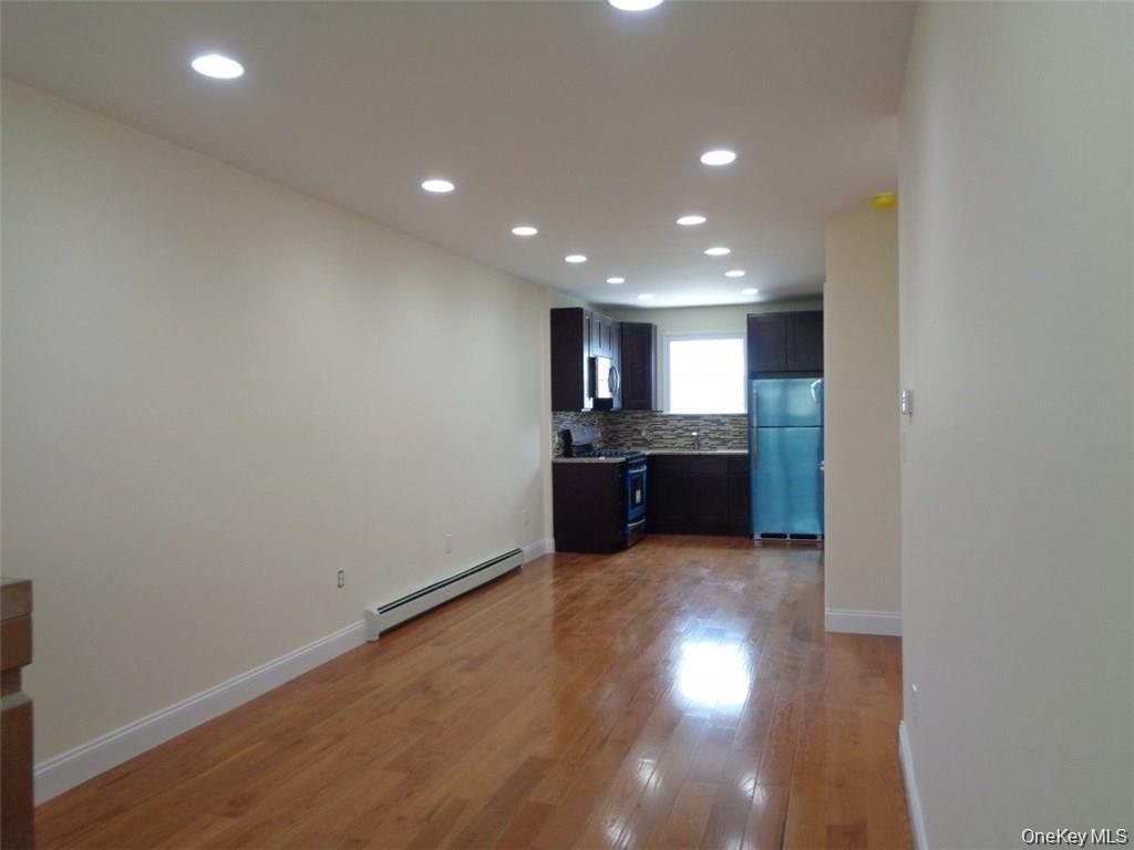 Single Family Radcliff Bronx, NY 10469, MLS-907157-2