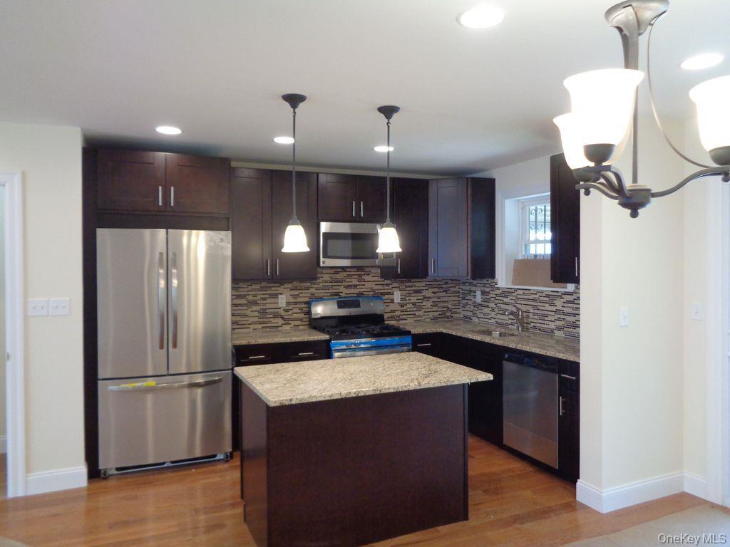 Single Family Radcliff Bronx, NY 10469, MLS-907157-21