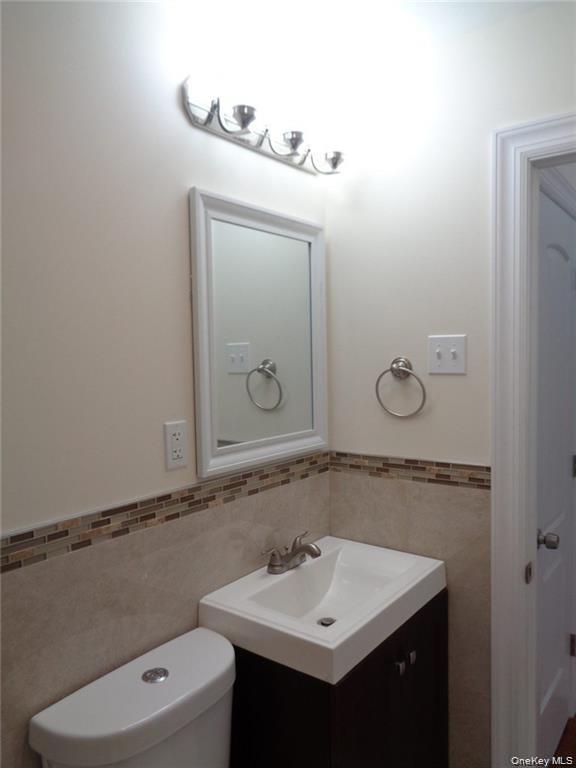 Single Family Radcliff Bronx, NY 10469, MLS-907157-6