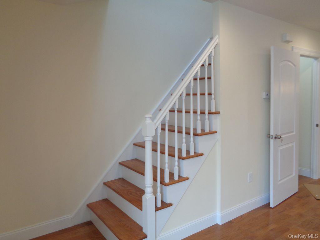 Single Family Radcliff Bronx, NY 10469, MLS-907157-8