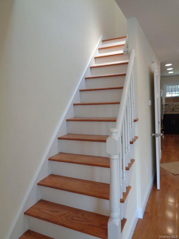 Single Family Radcliff Bronx, NY 10469, MLS-907157-9