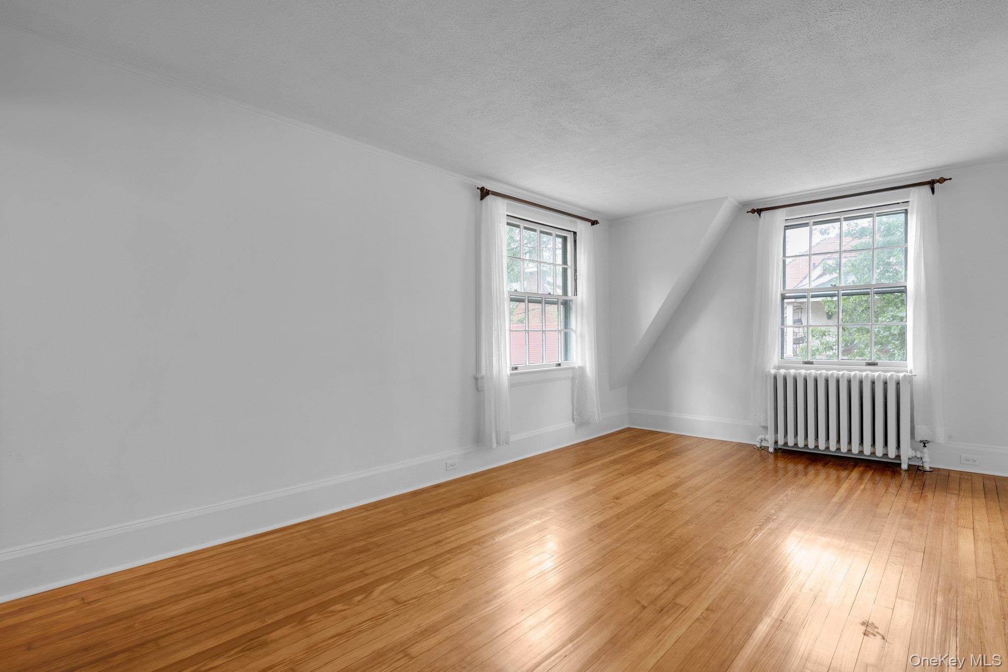 Single Family Nassau Nassau County, NY 11530, MLS-907179-14