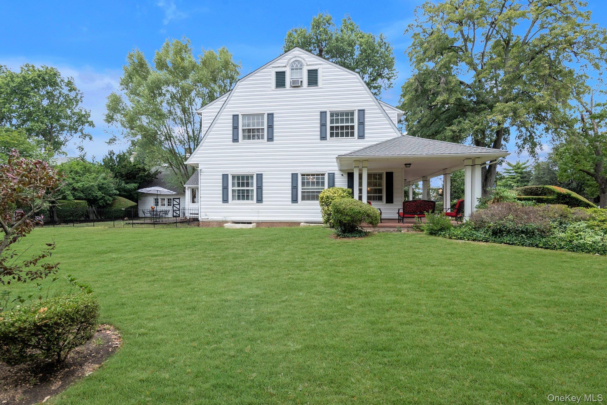 Single Family Nassau Nassau County, NY 11530, MLS-907179-21