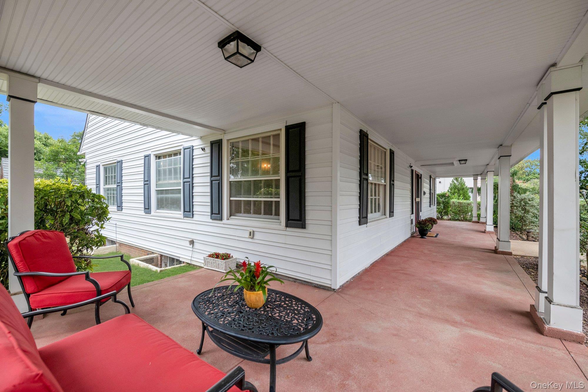 Single Family Nassau Nassau County, NY 11530, MLS-907179-23