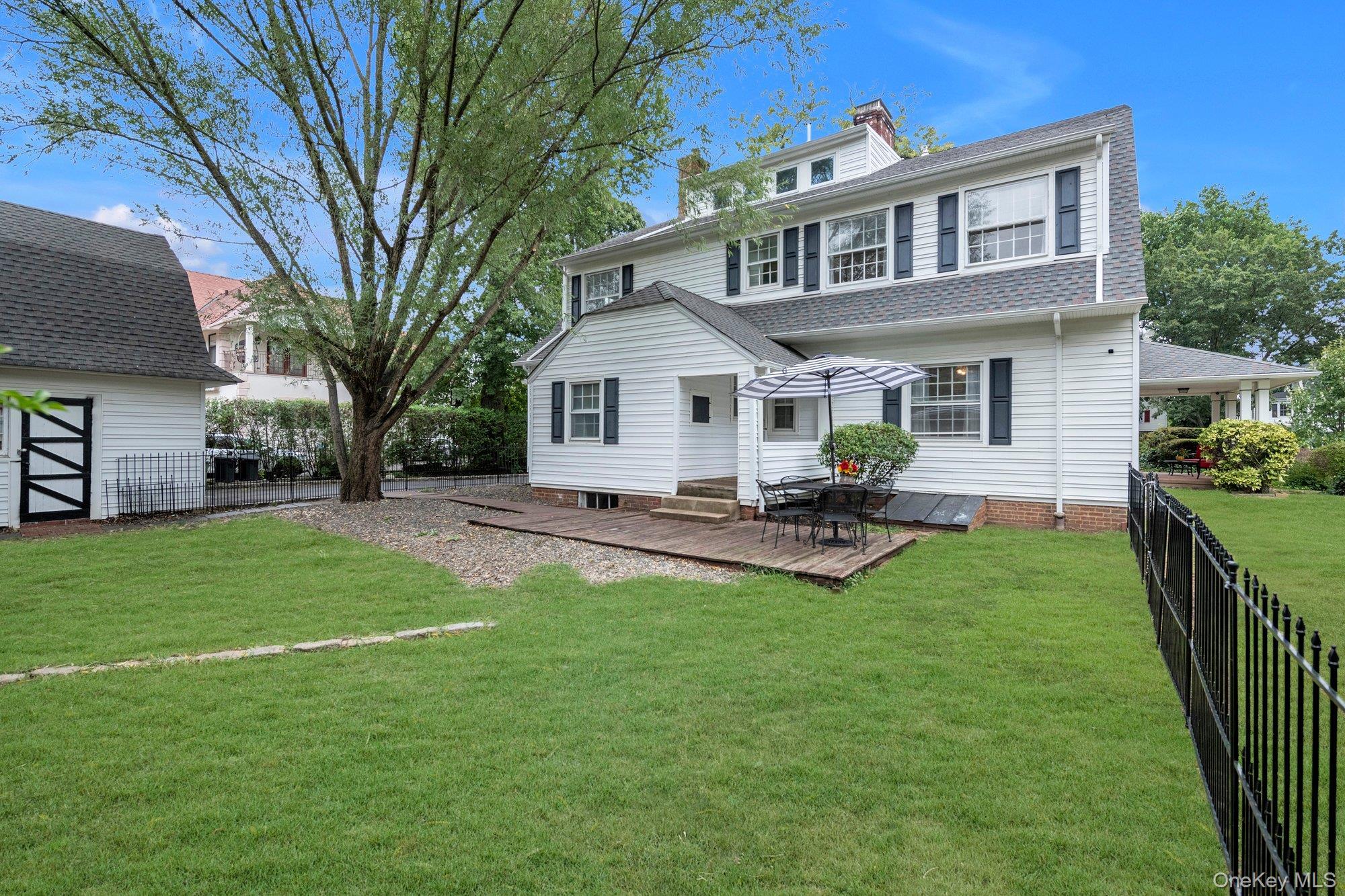 Single Family Nassau Nassau County, NY 11530, MLS-907179-24