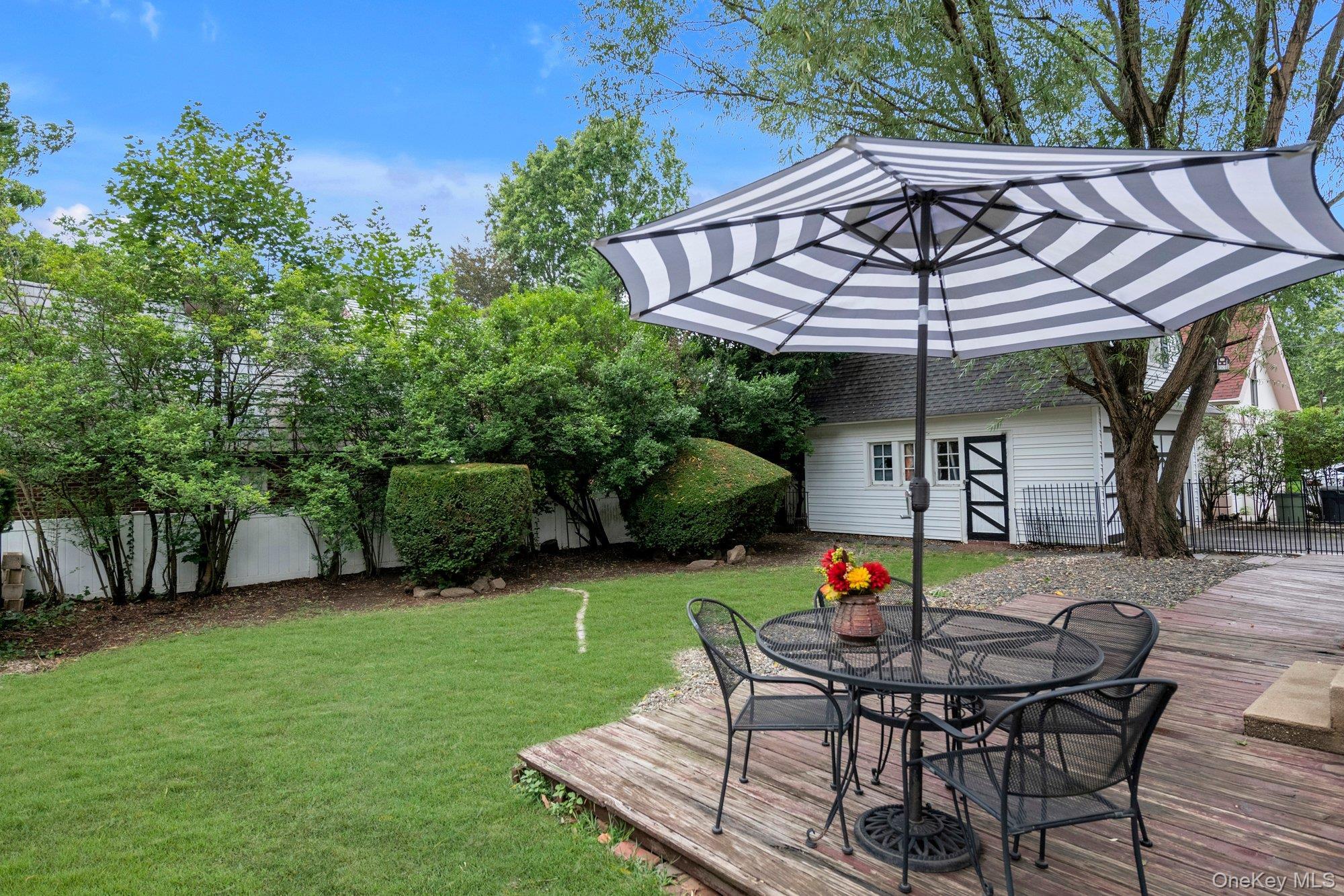 Single Family Nassau Nassau County, NY 11530, MLS-907179-25