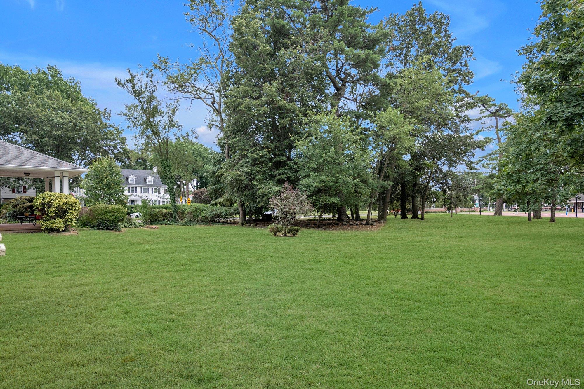 Single Family Nassau Nassau County, NY 11530, MLS-907179-26