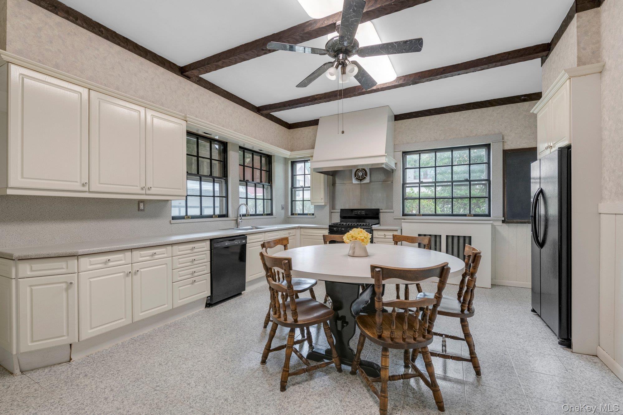 Single Family Nassau Nassau County, NY 11530, MLS-907179-8