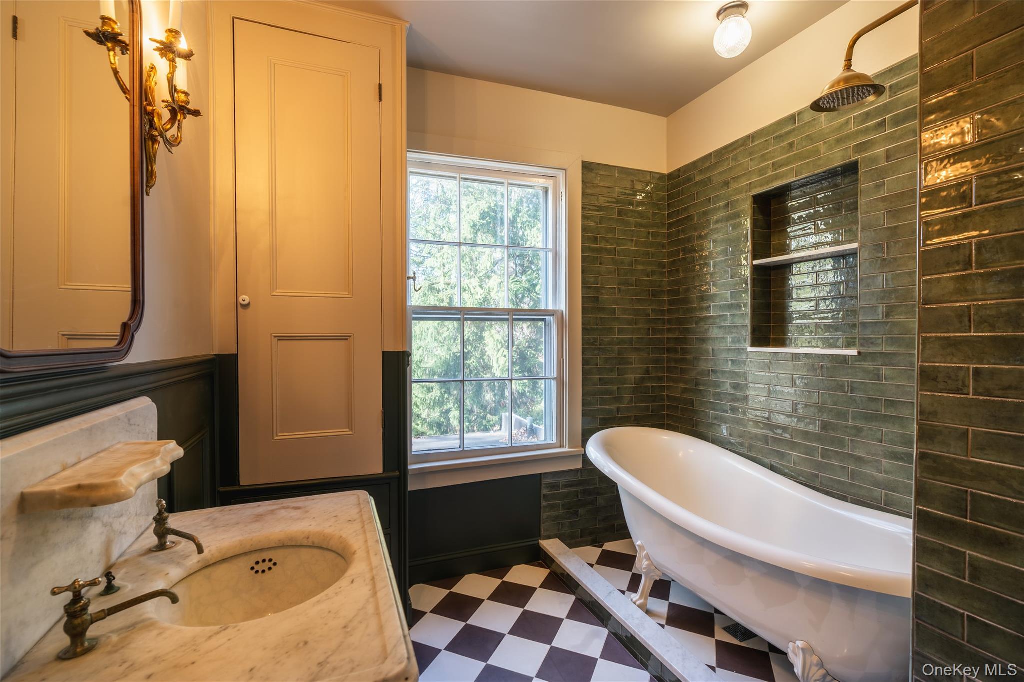 Single Family Grand Orange County, NY 12550, MLS-907185-21