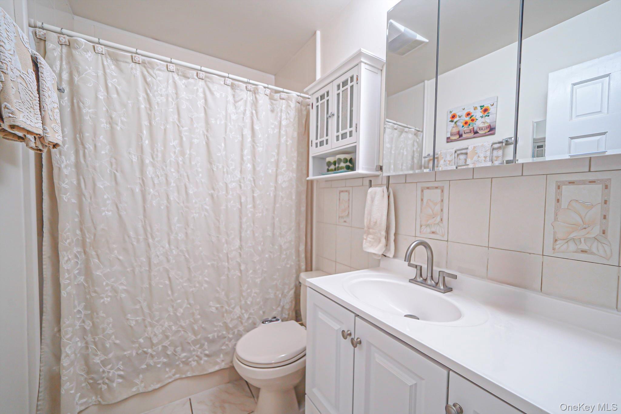 Single Family Wiltshire  Suffolk County, NY 11725, MLS-907187-16