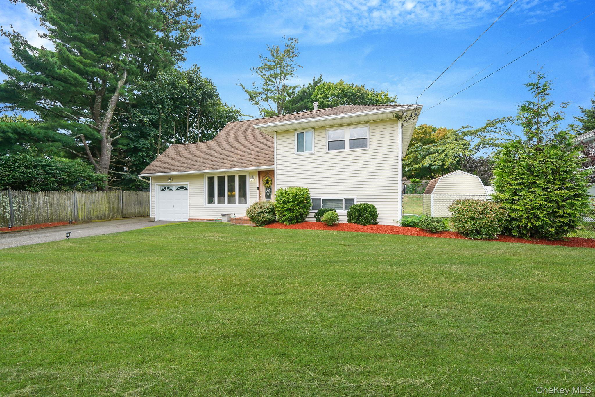 Single Family Wiltshire  Suffolk County, NY 11725, MLS-907187-2