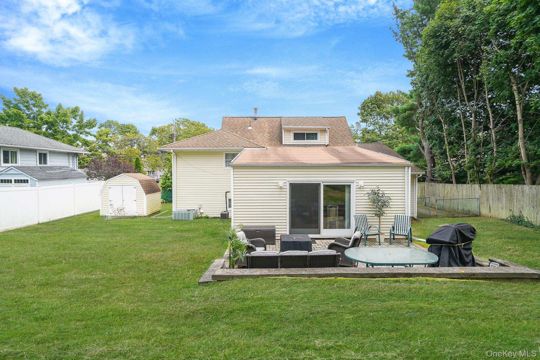 Single Family Wiltshire  Suffolk County, NY 11725, MLS-907187-4
