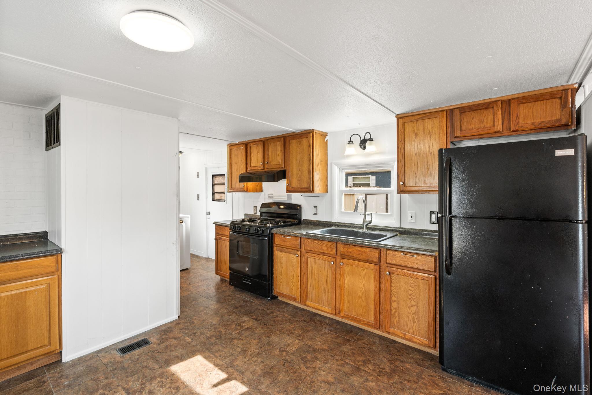 Single Family Square Hill  Orange County, NY 12553, MLS-907225-11