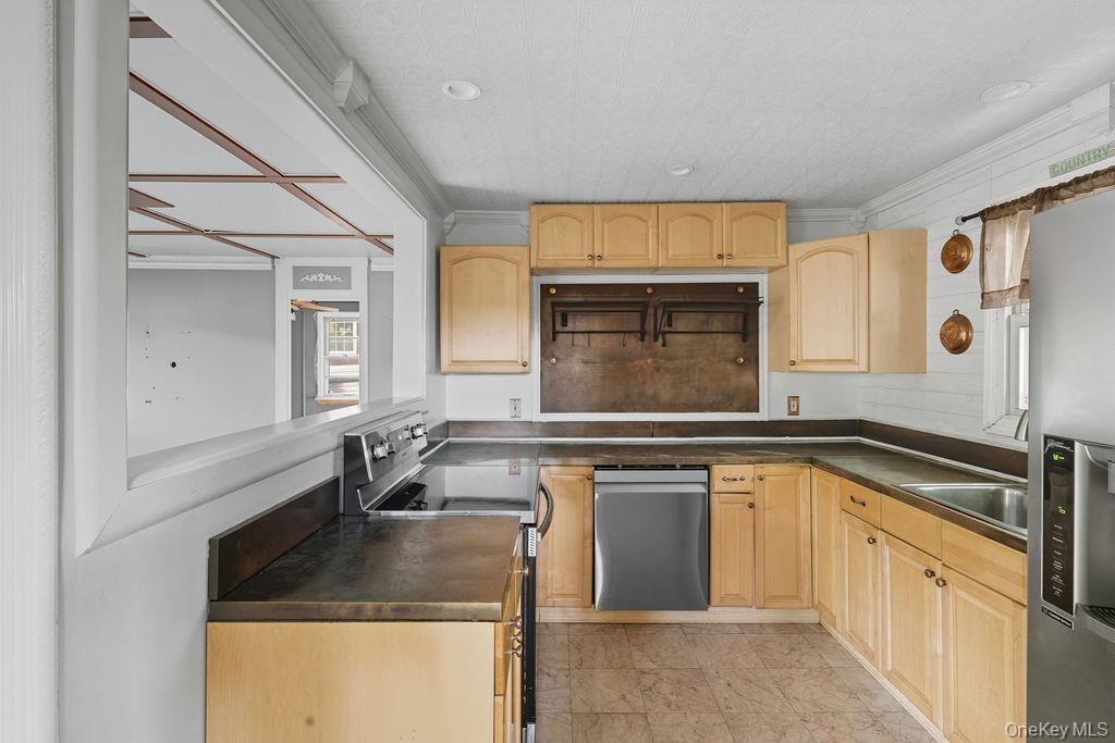 Single Family Lakeside  Suffolk County, NY 11961, MLS-907298-12