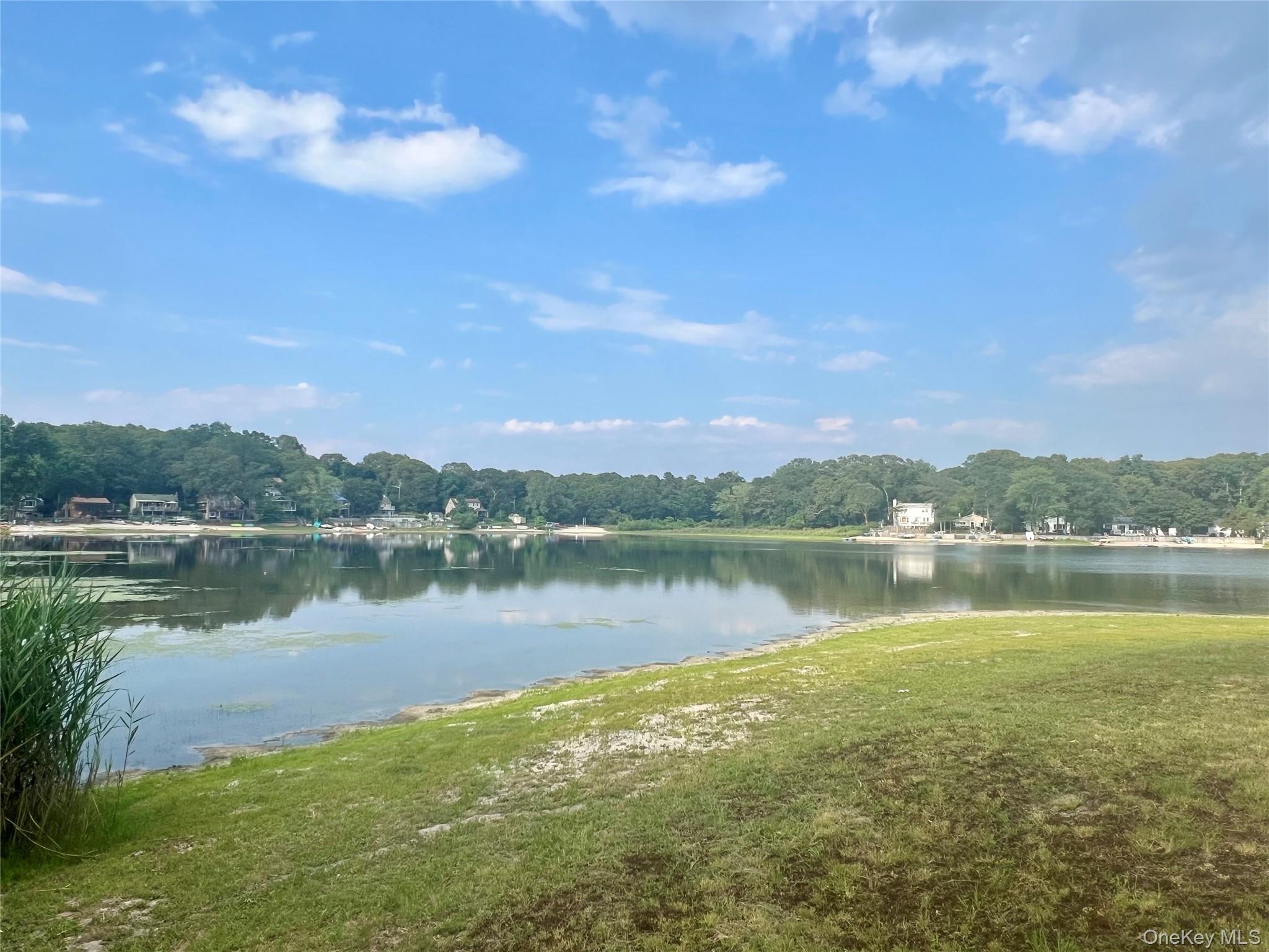 Single Family Lakeside  Suffolk County, NY 11961, MLS-907298-25