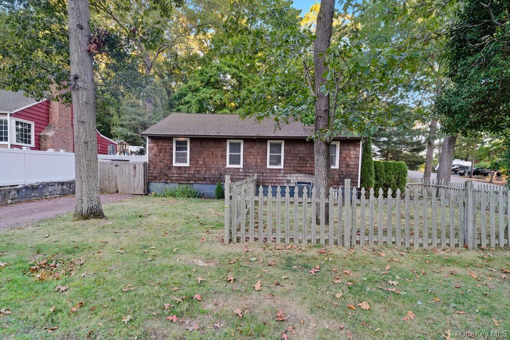 Single Family Lakeside  Suffolk County, NY 11961, MLS-907298-27