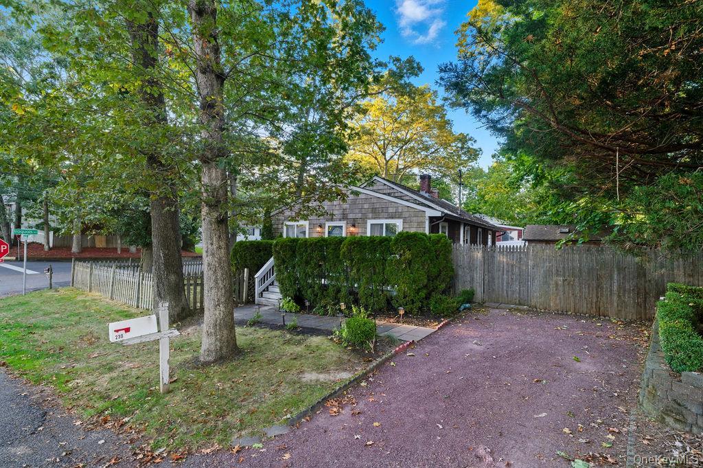 Single Family Lakeside  Suffolk County, NY 11961, MLS-907298-29