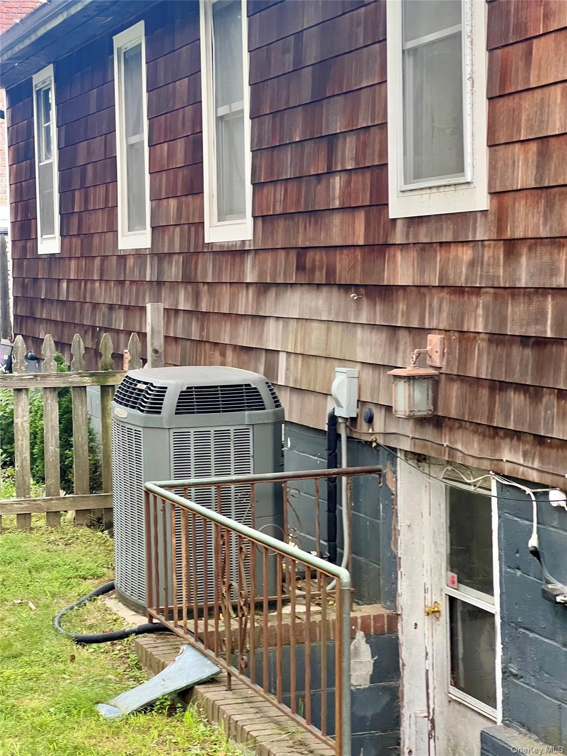 Single Family Lakeside  Suffolk County, NY 11961, MLS-907298-4