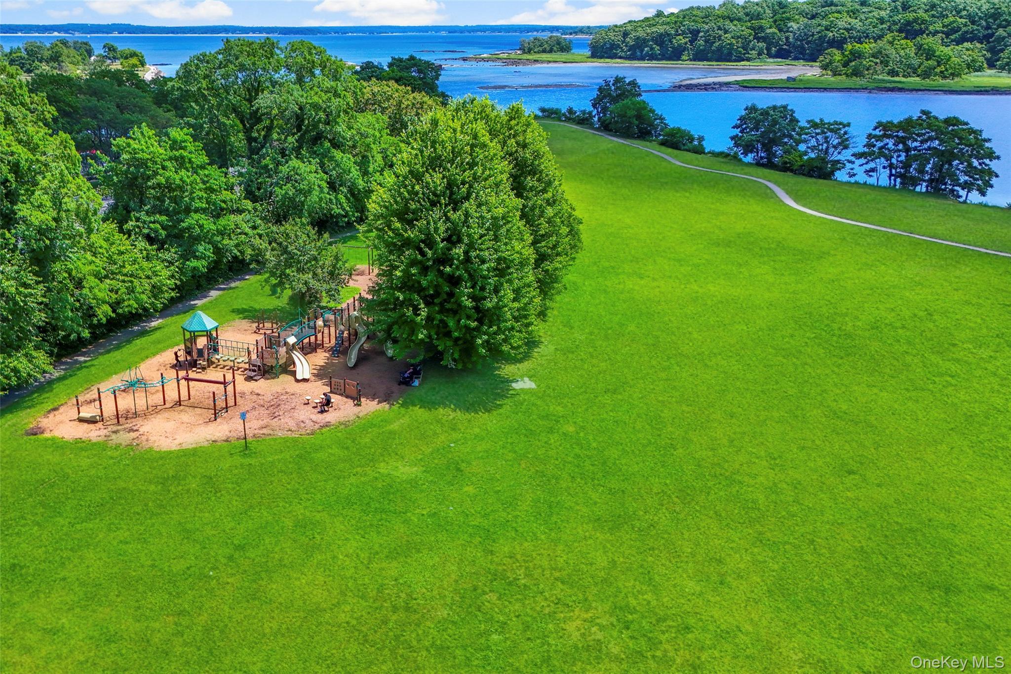 Single Family Siwanoy Westchester County, NY 10803, MLS-907305-29