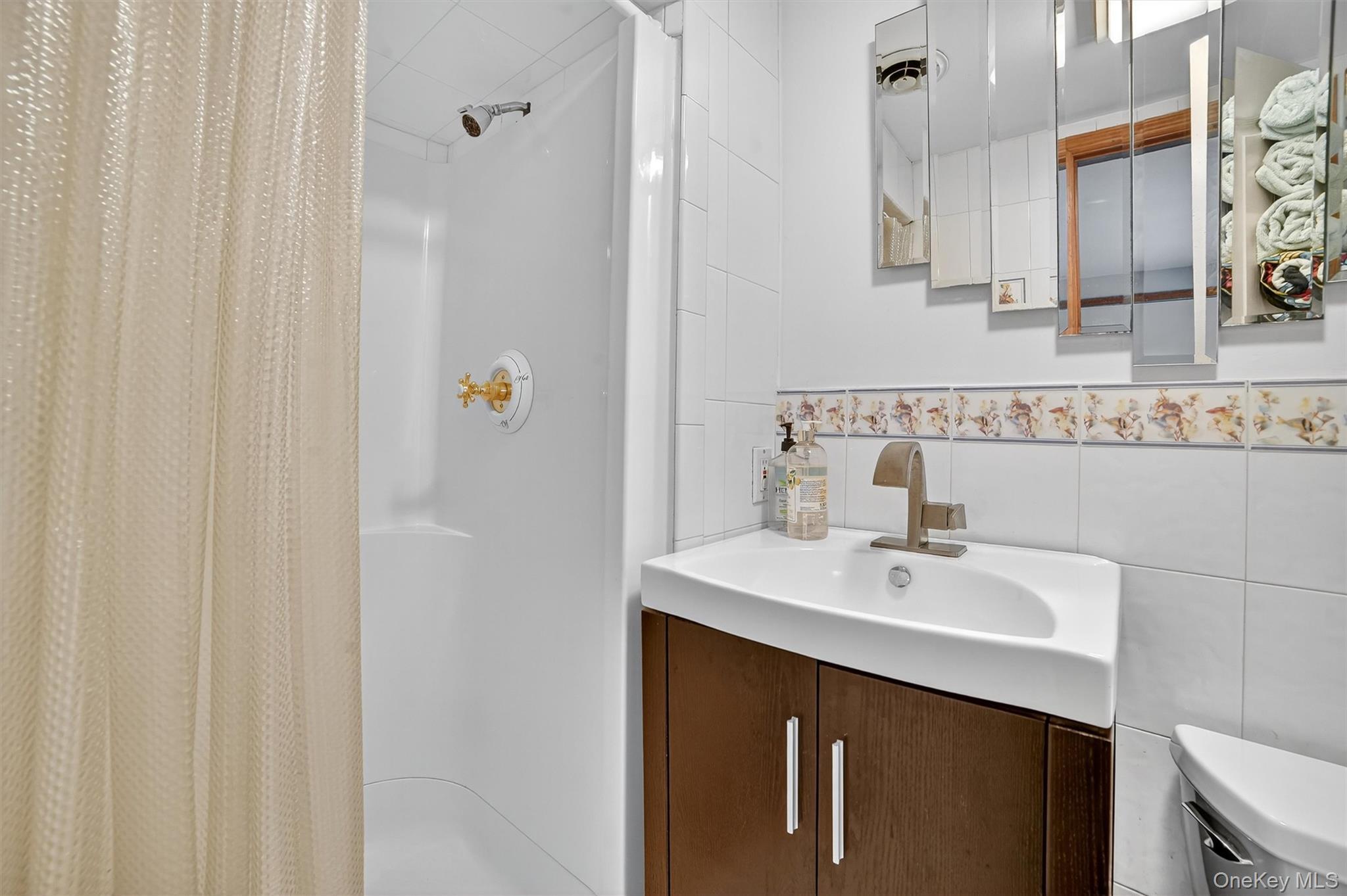 Single Family Overhill Westchester County, NY 10523, MLS-907357-25