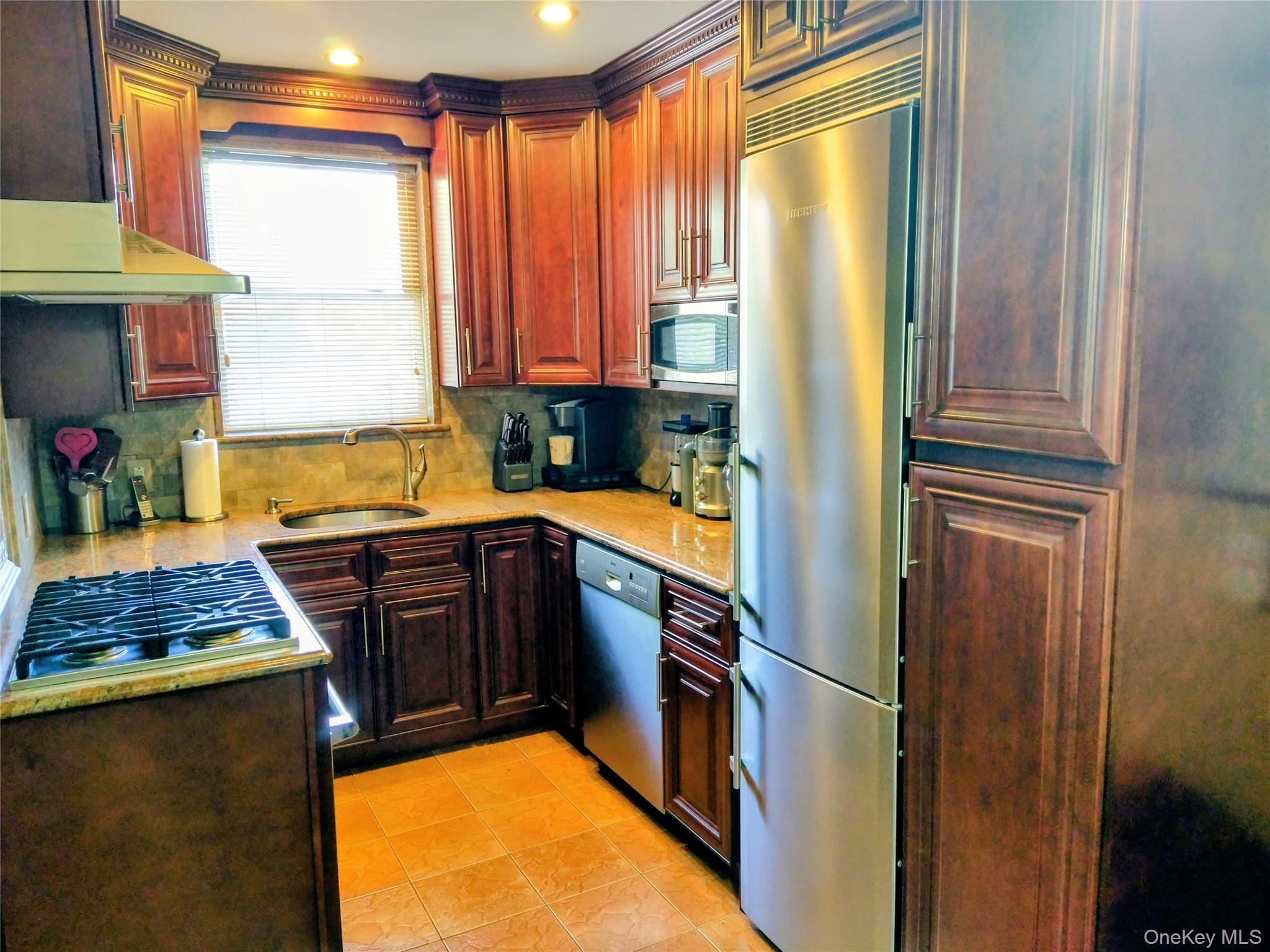 Single Family 33rd  Queens, NY 11361, MLS-907374-3