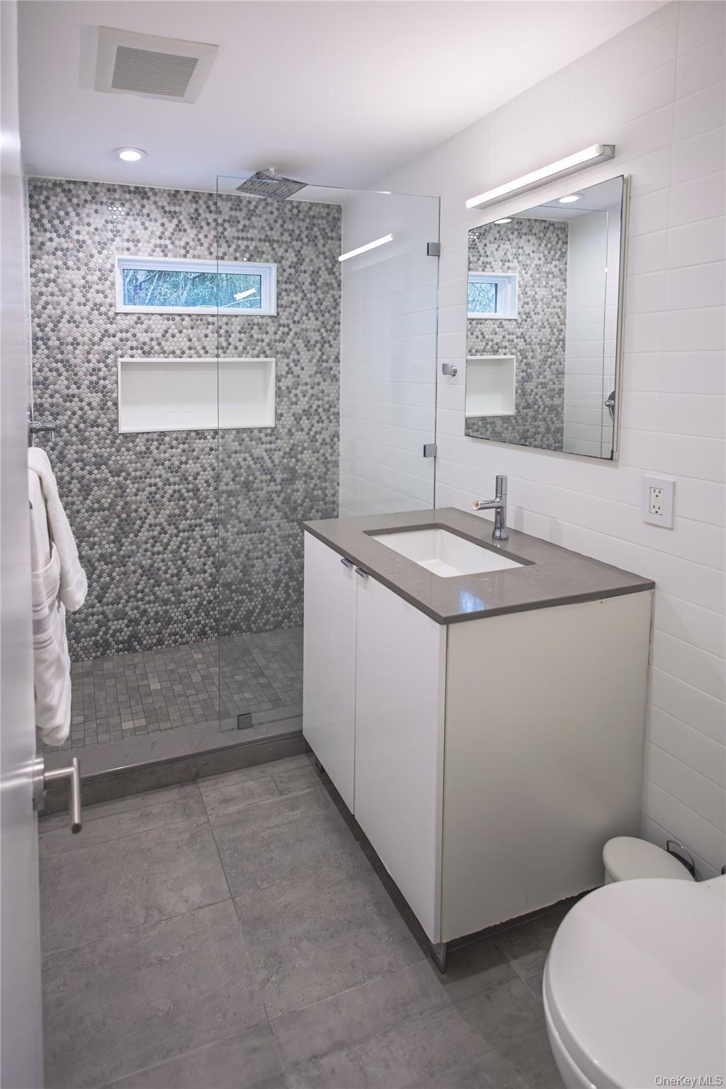 Single Family Bay Suffolk County, NY 11782, MLS-907379-18