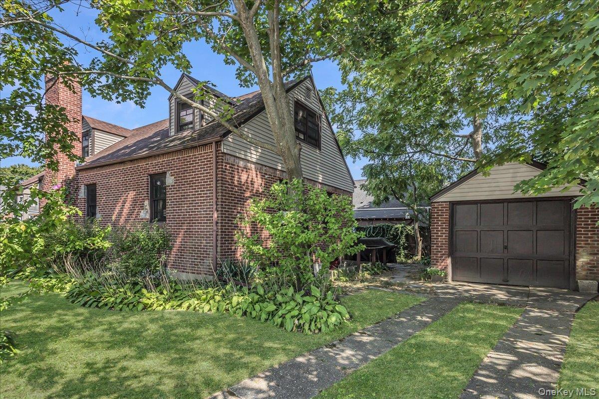 Single Family Harrison  Nassau County, NY 11552, MLS-907406-19